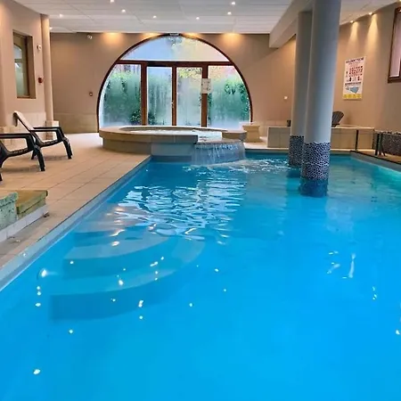 L'ours De St Lary, 6 Personnes, Piscine, Sauna, Hammam Apartment *