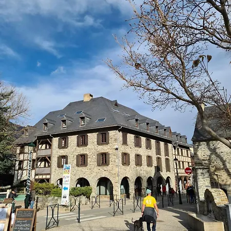 Apartamento L'ours De St Lary, 6 Personnes, Piscine, Sauna, Hammam Saint-Lary-Soulan
