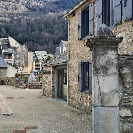 L'ours De St Lary, 6 Personnes, Piscine, Sauna, Hammam * Saint-Lary-Soulan